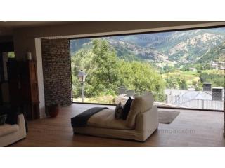 louer Chalet Sispony Andorre : 1150 m2, 12 000 EUR